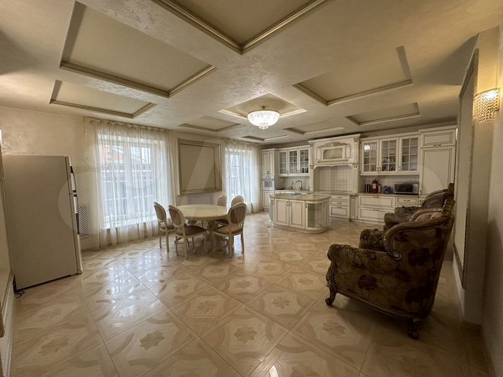 Дом 450 м² на участке 12 сот.