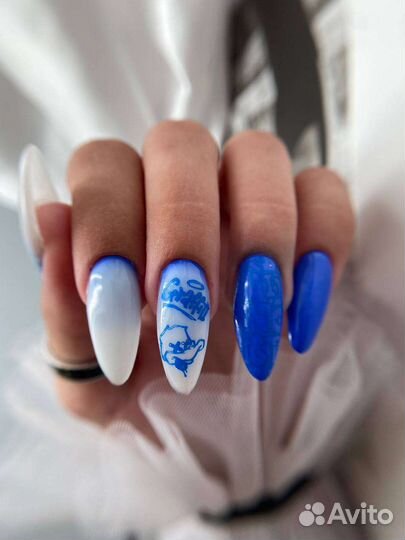 Модель на маникюр