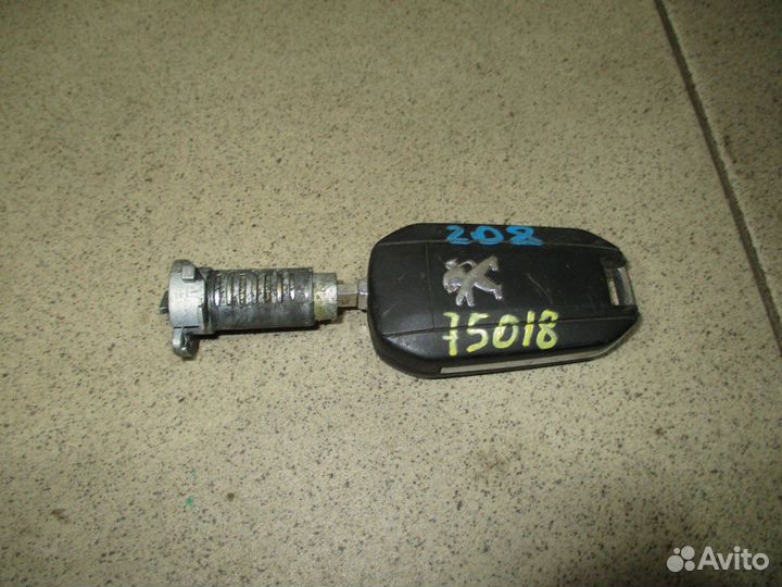 Вставка замка зажигания с ключом Peugeot 208 2012