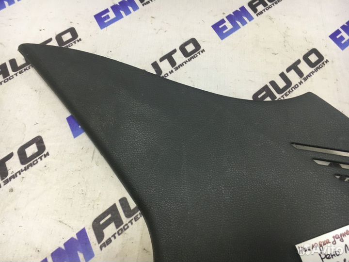 Накладка стойки задней правой Рено Логан