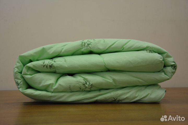 Одеяла новые разные