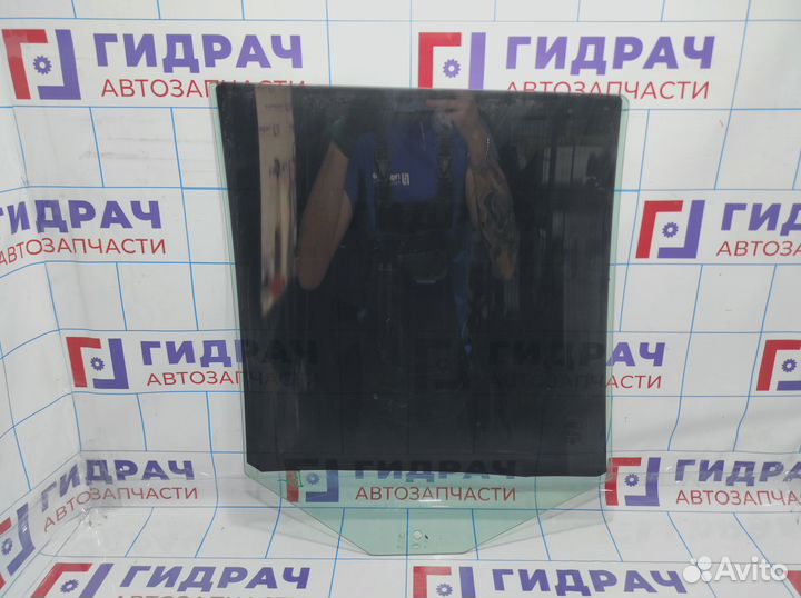 Стекло двери задней левой Land Rover Freelander II