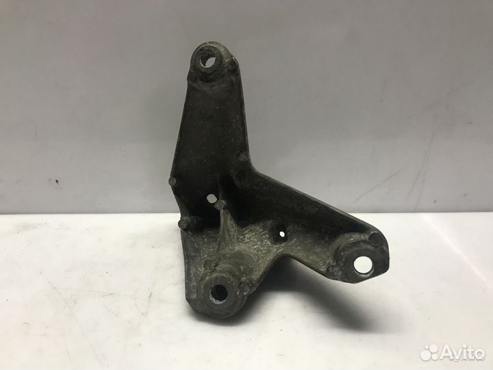 Кронштейн двигателя правый Audi A8 D3 4E0199308BC