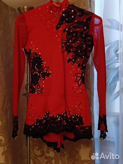 Костюм для фигурного катания 134-145