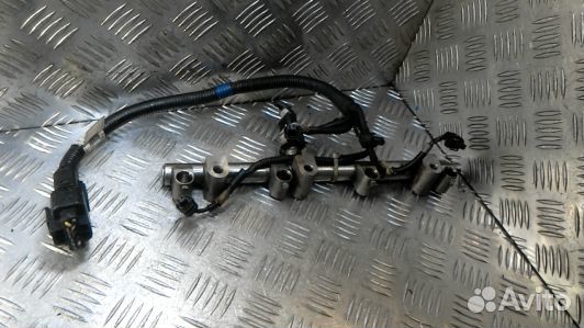 Топливная рампа бензиновая hyundai sonata 6 (YF)