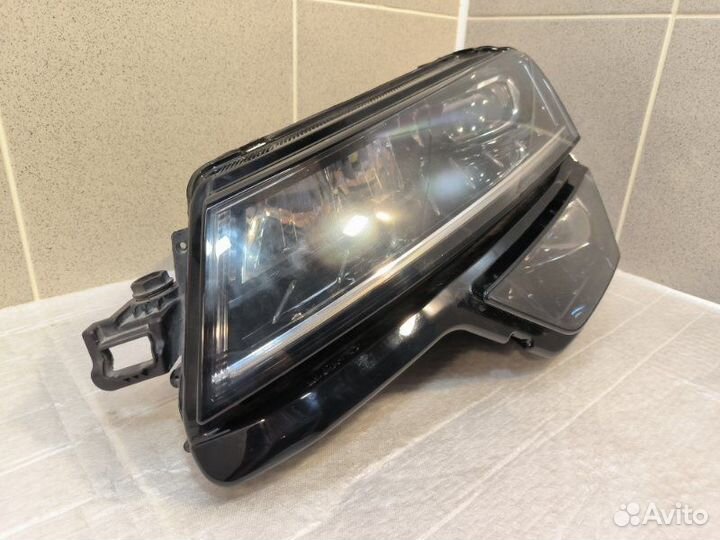 Фара левая Skoda Karoq