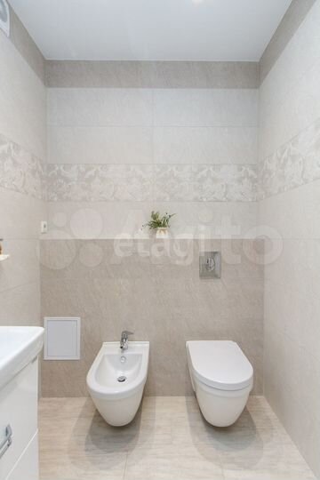 3-к. квартира, 83 м², 2/4 эт.