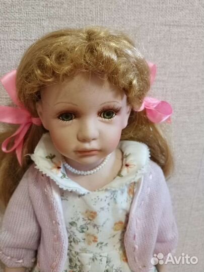 Коллекционная фарфоровая кукла 55 см