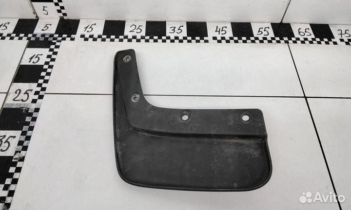 Брызговик задний правый Mitsubishi Pajero Sport 3