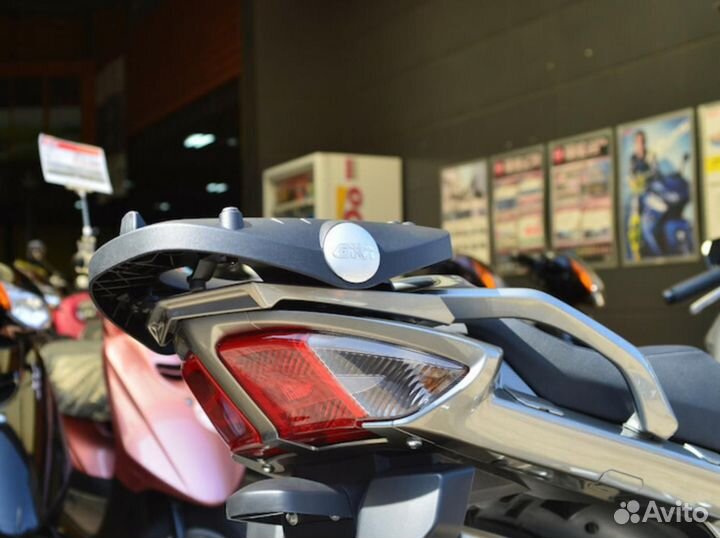 Givi Крепеж центрального кофра Yamaha FJR1300 (06