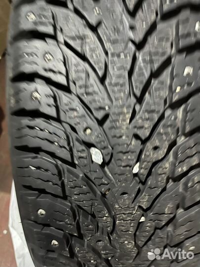 Nokian Tyres Hakkapeliitta 9 SUV 215/65 R17 103