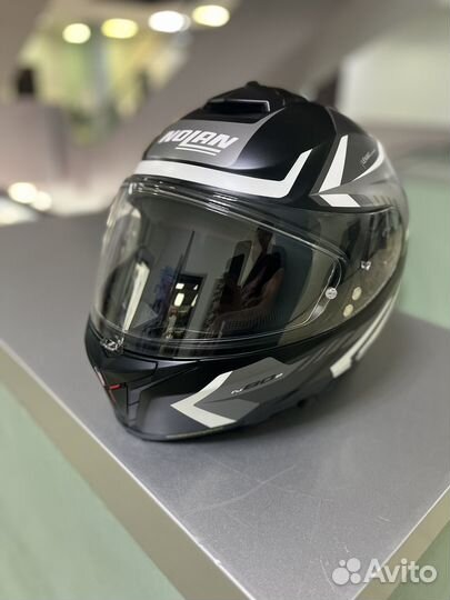 Мотошлем Nolan n80