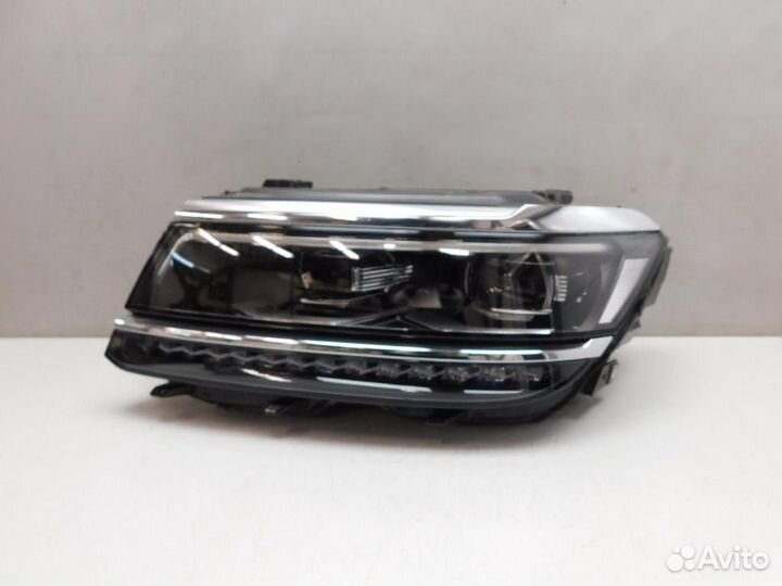 Фара левая Volkswagen Tiguan