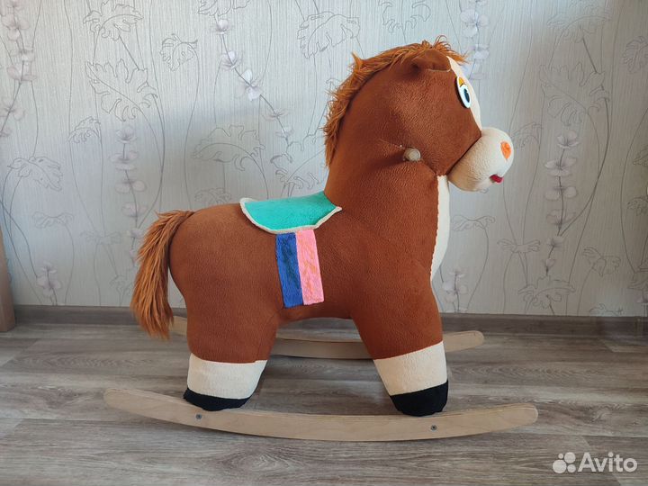 Детская качалка лошадь