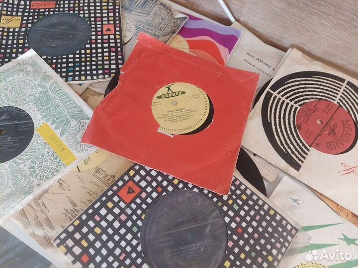 Виниловые пластинки больше 50шт, маленькие