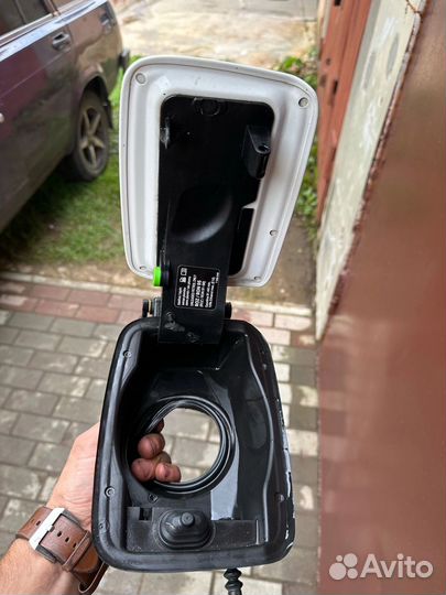 Люк бензобака бмв е90