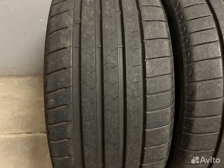 Bridgestone Potenza Sport 235/35 R19 и 305/30 R19 102Y