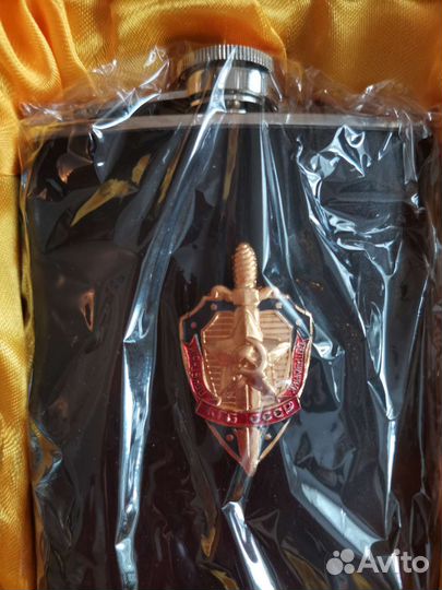 Подарочный набор для мужчин фляжка кгб, 4 рюмки