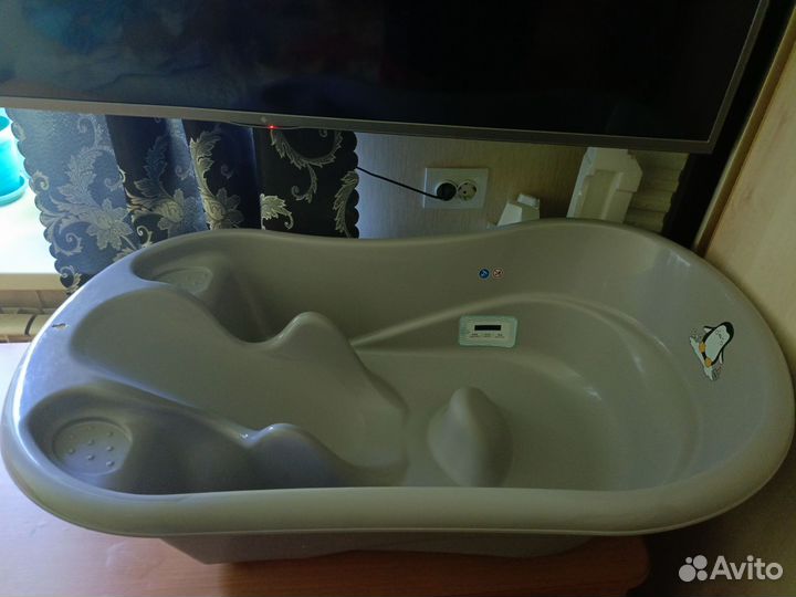 Ванночка для купания новорожденного с горкой