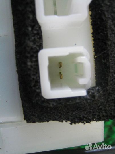 Замок двери передней правой Subaru Legacy/ Outbac