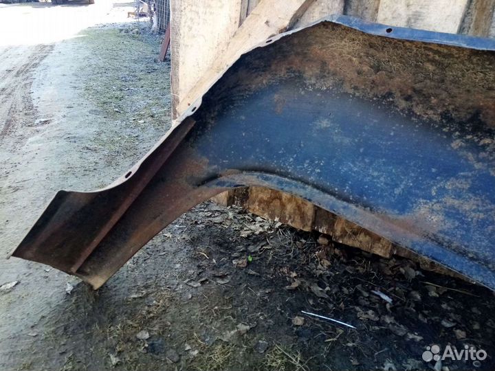 Крыло газ 53