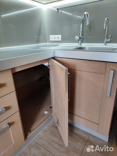 Ремонт кухонного гарнитура, шкафа купе на дому