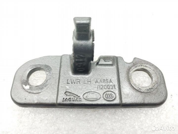 Петля двери передняя левая Land Rover Discovery 5