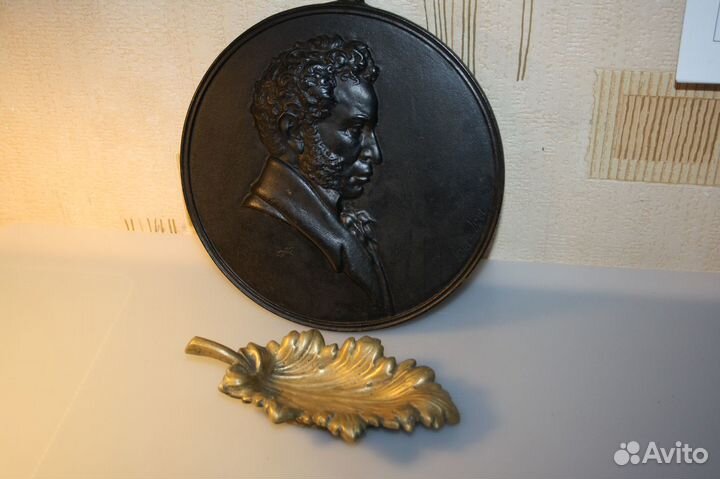 Плакетка чугун 