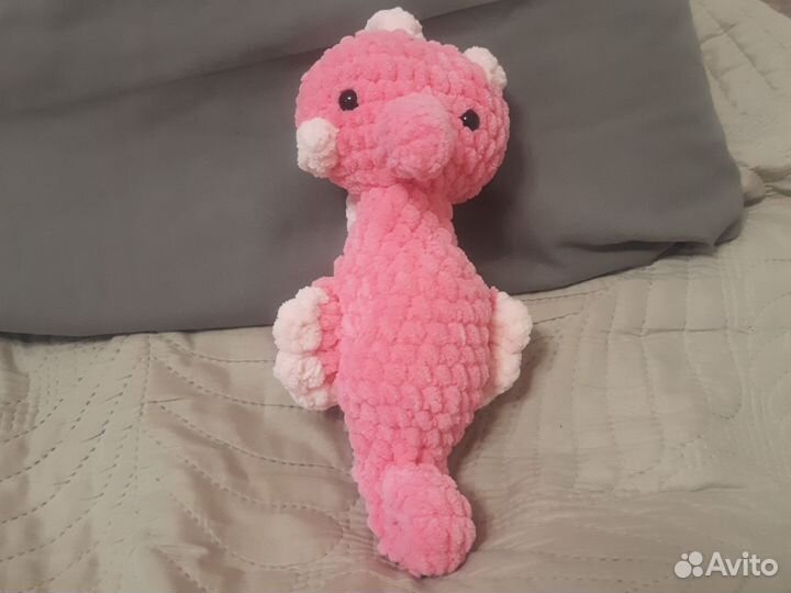 Морской конек, вязаная игрушка