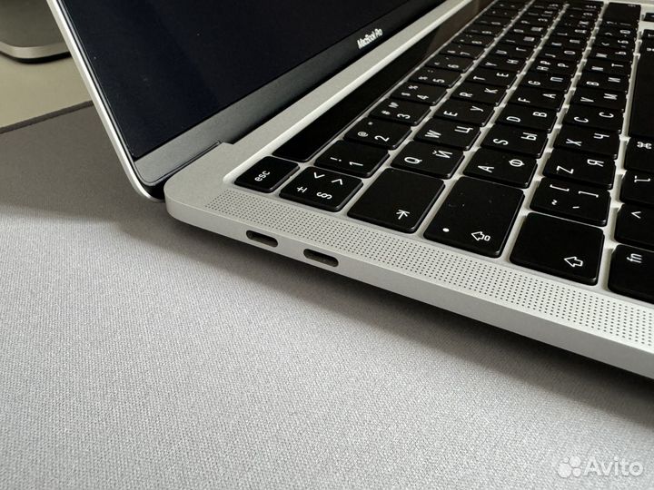 MacBook Pro 13, M1 (8/256)