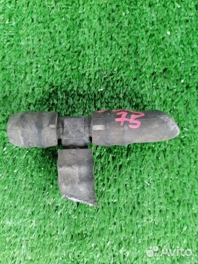 Тройник системы охлаждения Toyota Noah ZRR75G