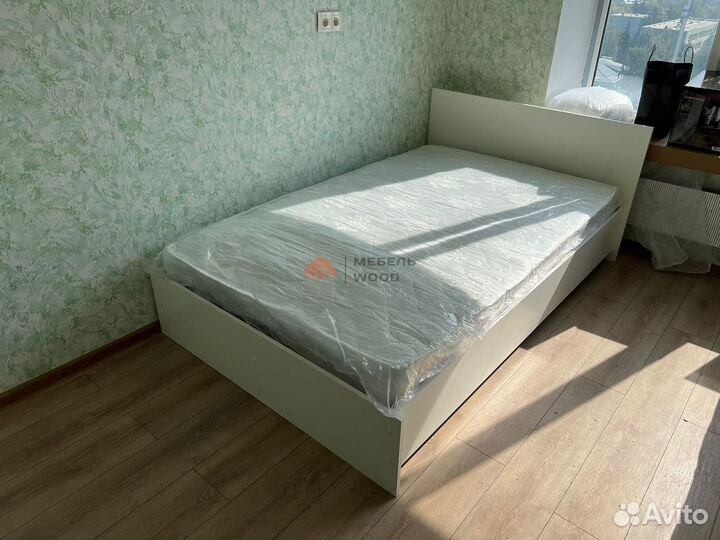 Кровать двуспальная
