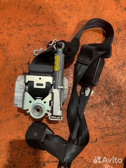 Ремень безопасности передний левый Peugeot 3008