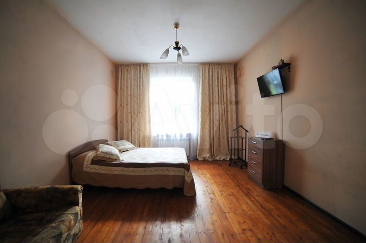 Авито квартиры посуточно череповец. Квартиры в череповце снять посуточно без посредников. Комсомольская 19 череповец. Комсомольская 19 череповец фото дома. Ремонт квартир вторичка.