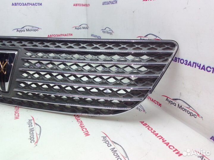 Решетка радиатора передняя Toyota Mark 2 GX110