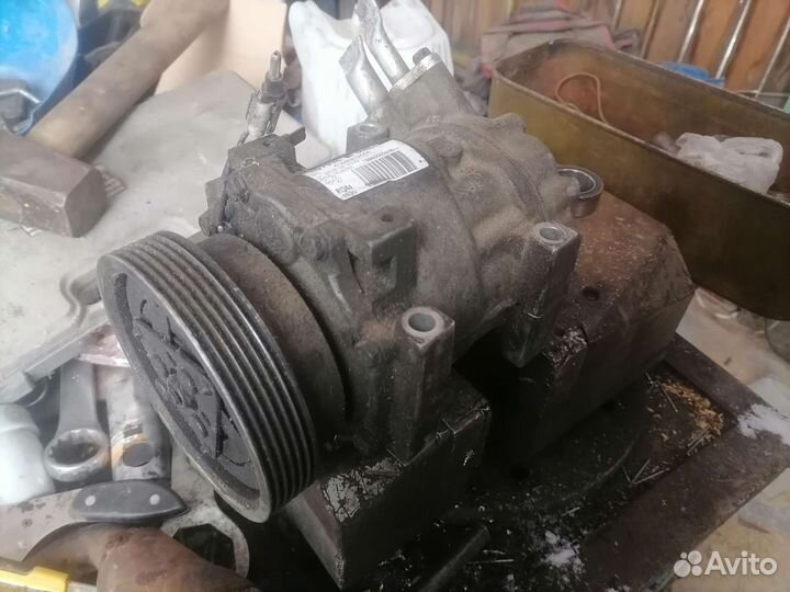 Компрессор автомобильный Nissan sd7v16