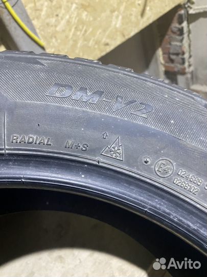 Bridgestone Blizzak DM-V2 235/60 R18 107S