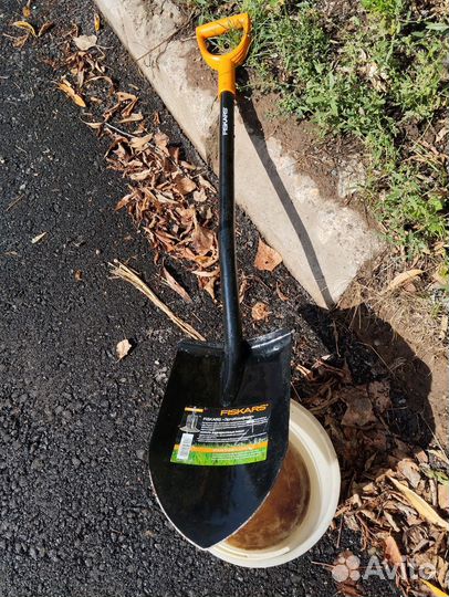 Лопата fiskars