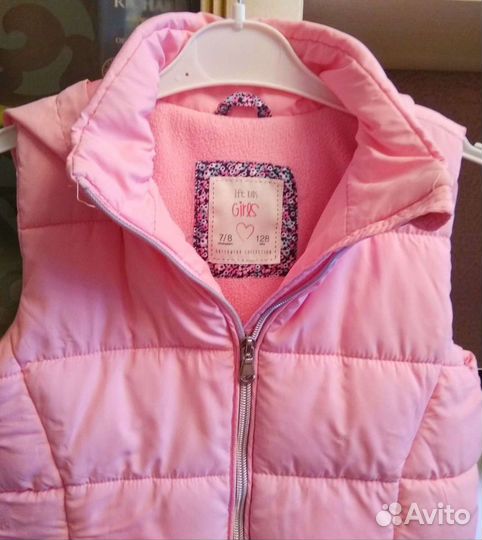 Безрукавки курточки