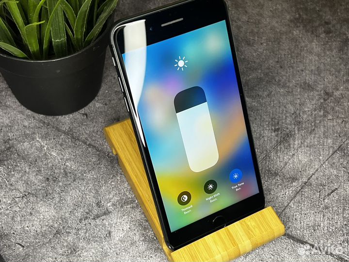 iPhone 8 Plus, 64 ГБ