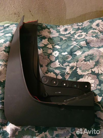 Продам задние брызговики на бмв Х5 е 70