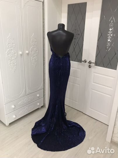 Вечернее платье со шлейфом на фотосессию