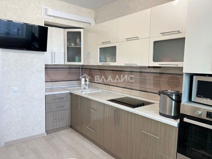 2-к. квартира, 61 м², 1/22 эт.