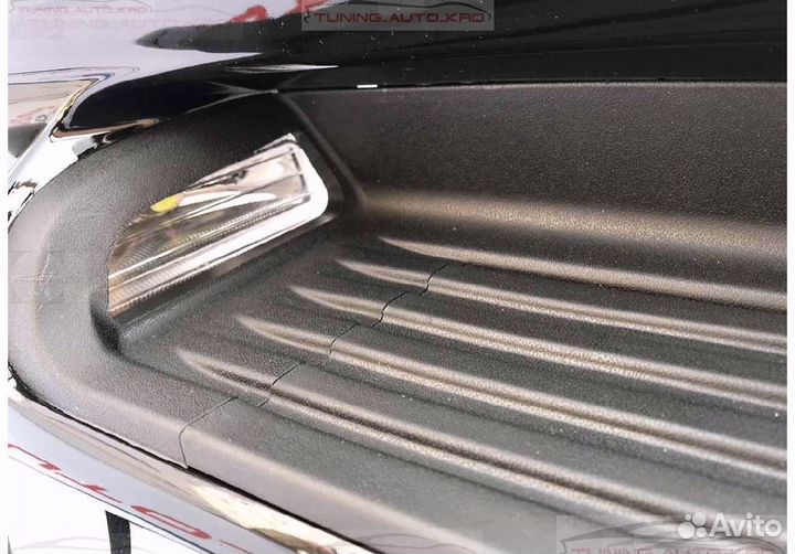 Подножки (пороги) Toyota Land Cruiser 200