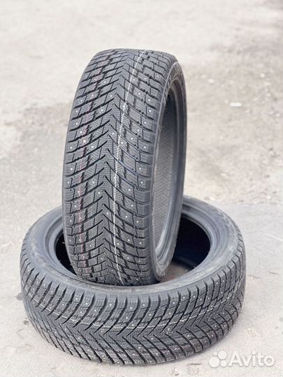 Zmax Winternova Stud II 245/40 R19 142T