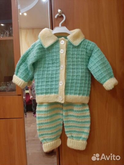 Костюмы вязаные, новые на девочку