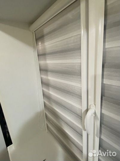 Рулонные шторы зебра в коробе P9652