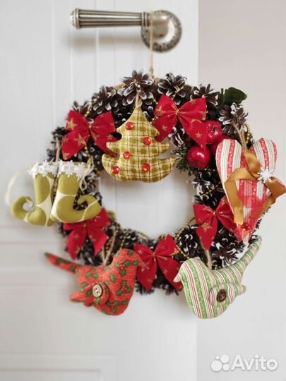 Рождественский венок новогодний подарок игрушки