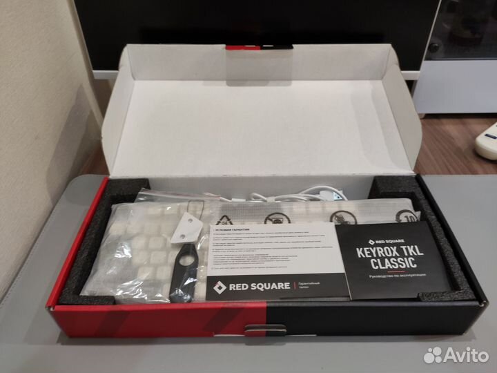 Кастомная Red square keyrox tkl classic
