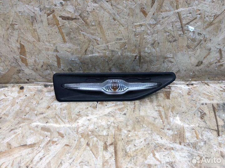 Повторитель в крыло передний правый Kia Rio 3